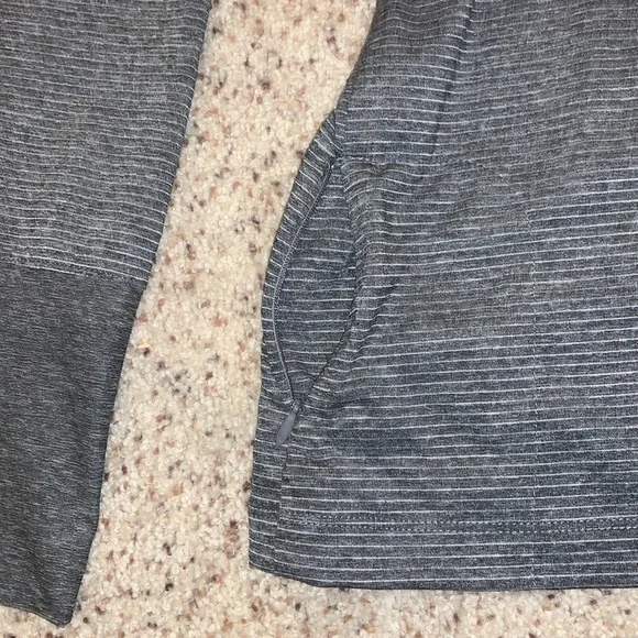 Eddie Bauer Athletic Sweatshirt (Activewear) - Picture 2 of 4